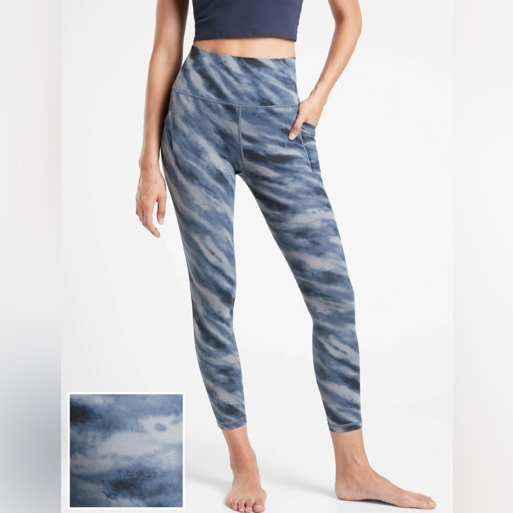 Athleta Salutation Stash Pocket II 7/8 Tight Leggings Blue Aries Medium Petite